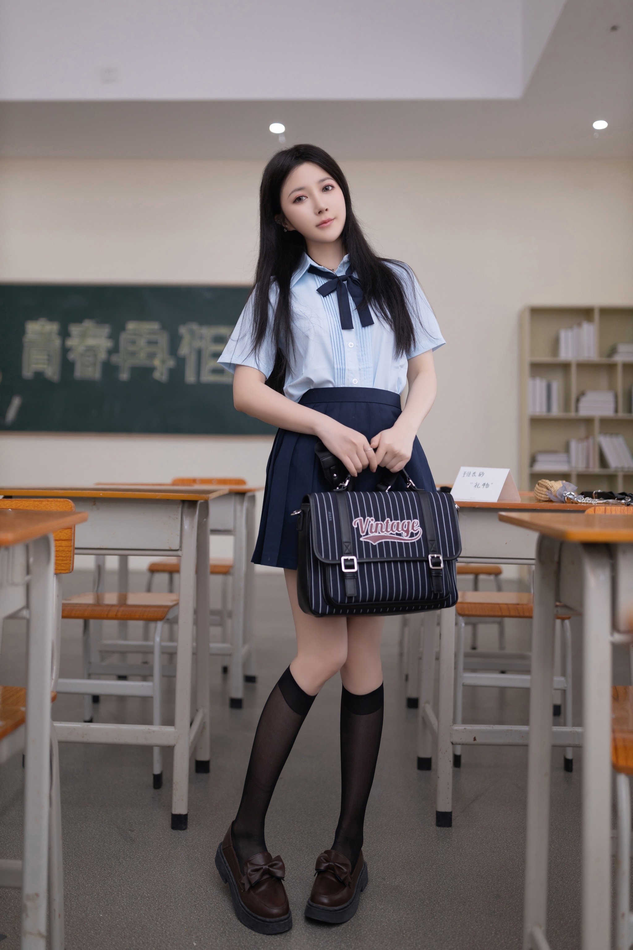 图片[1]-鱼子酱Fish – NO.172 （私拍） 班长的礼物写真 [130P]-XikXak